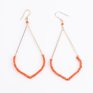 DELICATE STATEMENT EARRINGS