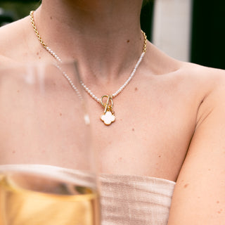 HALF PEARL FLEUR NECKLACE