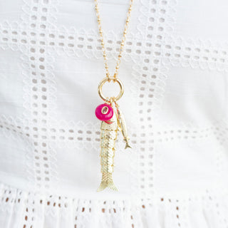 FUCHSIA AGATE LONG FISH NECKLACE