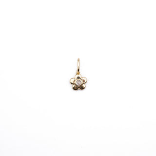 GOLD SMALL FLOWER SHORT CHARM