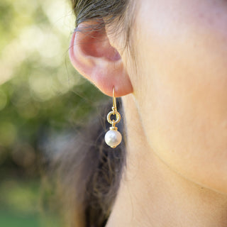 HALO LOOP PEARL EARRINGS