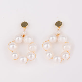 CHUNKY PEARL WIRE EARRING